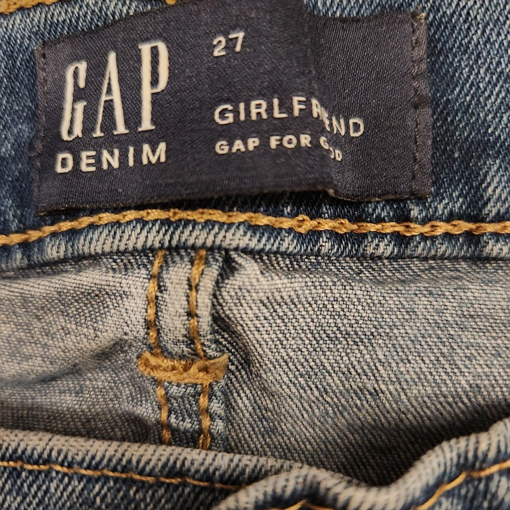 GAP Girlfriend Embroidered Blue Jeans - Picture 2 of 4